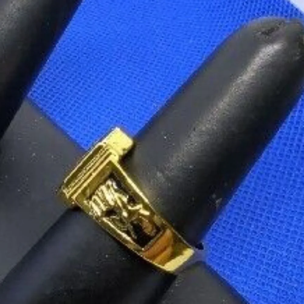 unbranded this ring